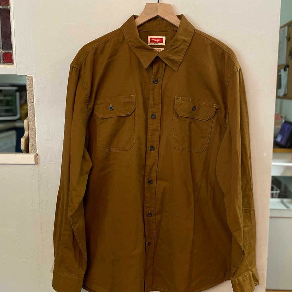 NWOT wrangler button up